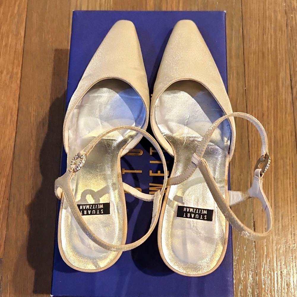 Stuart Weitzman Oyster Sparkle Lame slingbacks in size 7M